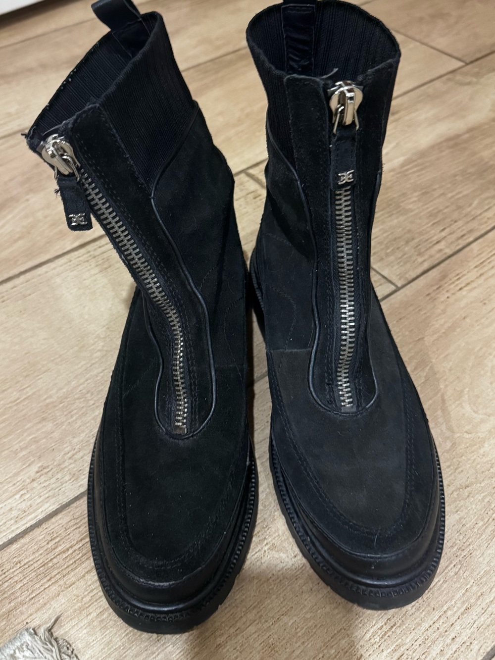 Sam Edelman Leone Black Suede Front Zip Lug Sole Ankle Boots - Size 7.5 Women’s